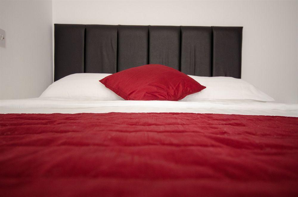 Adria Hotel Лондон Екстериор снимка