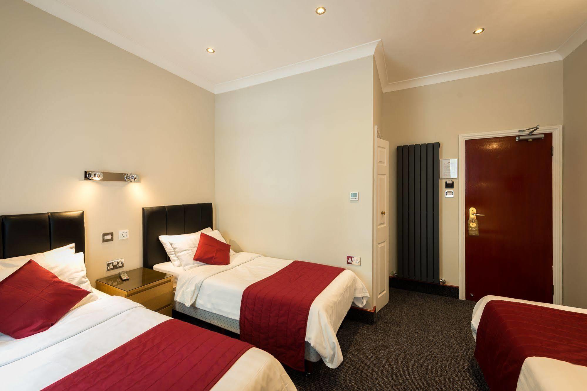 Adria Hotel Лондон Екстериор снимка