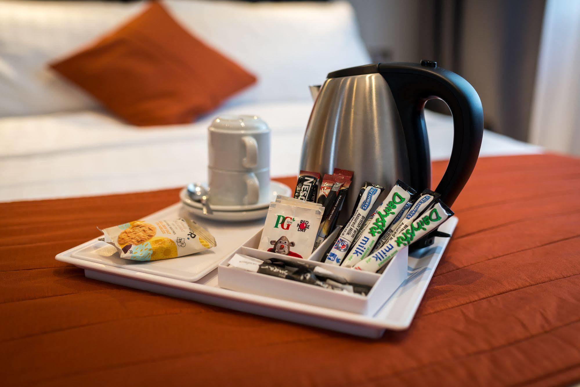 Adria Hotel Лондон Екстериор снимка
