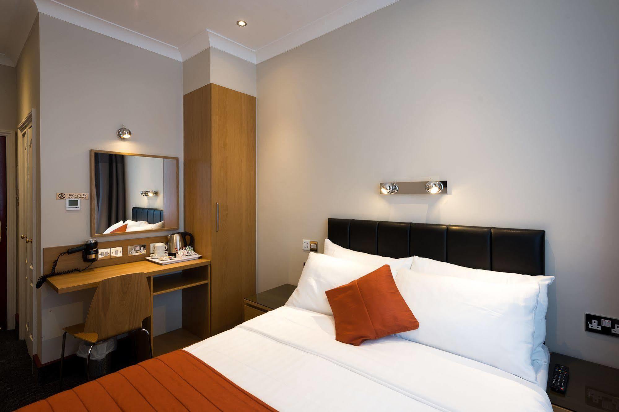 Adria Hotel Лондон Екстериор снимка