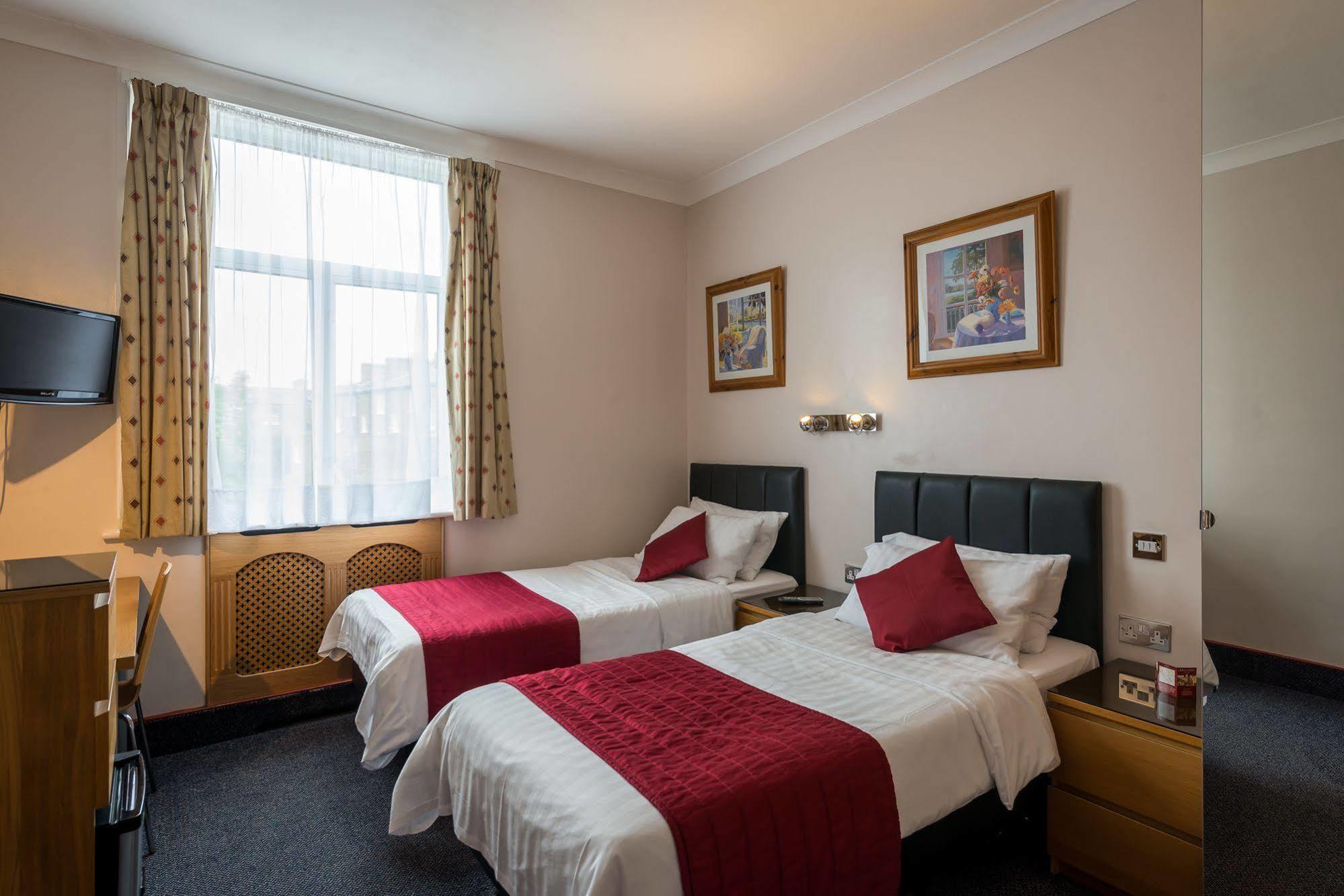 Adria Hotel Лондон Екстериор снимка